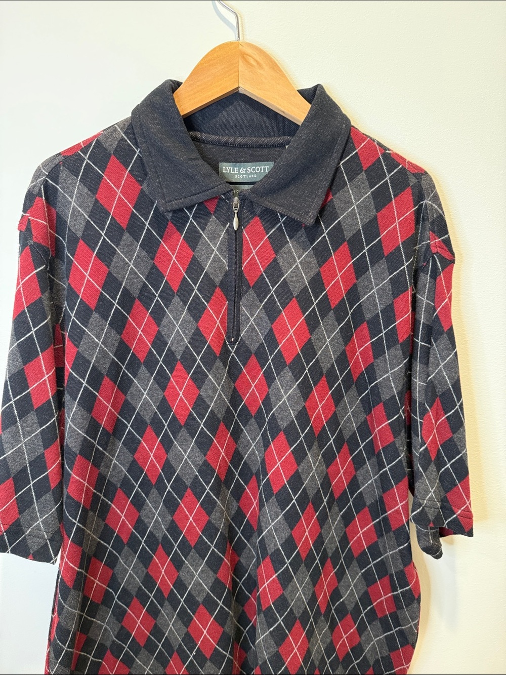 Lyle & Scott Navy and Red Argyle Half-Zip Polo Men’s Size L